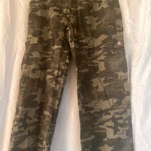 SHEIN Ladies Camouflage Cargo Pants